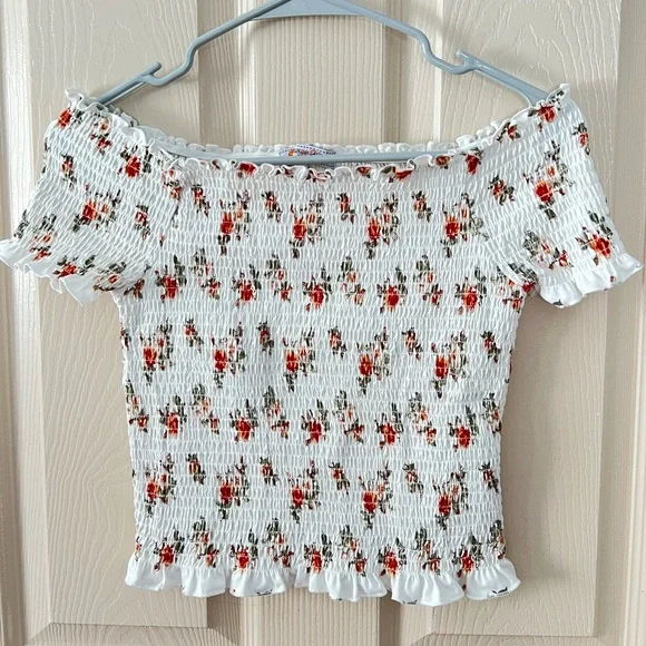 Cute Spring Tops - Picture 2 of 7